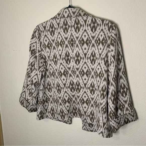 Chico's Taupe and White Patterned Light Weight Jacket Size 0/ Small - Picture 7 of 7
